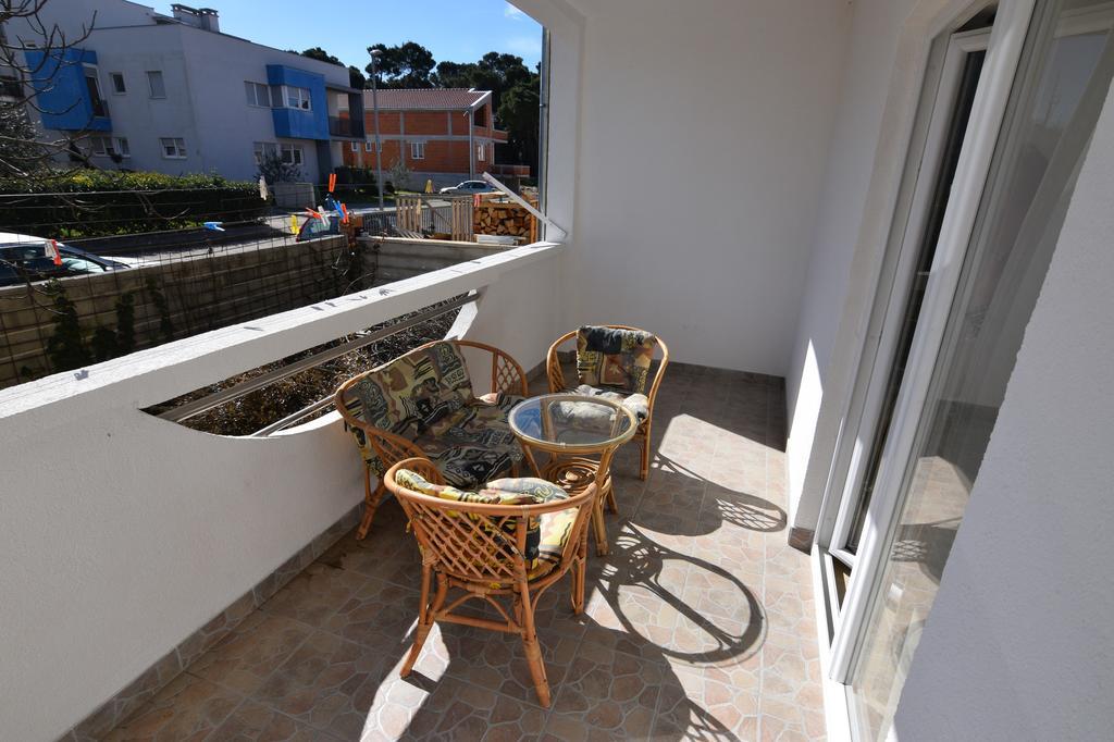 Apartments Batarilo Biograd Na Moru Exterior foto