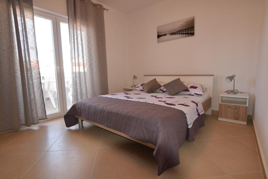 Apartments Batarilo Biograd Na Moru Exterior foto